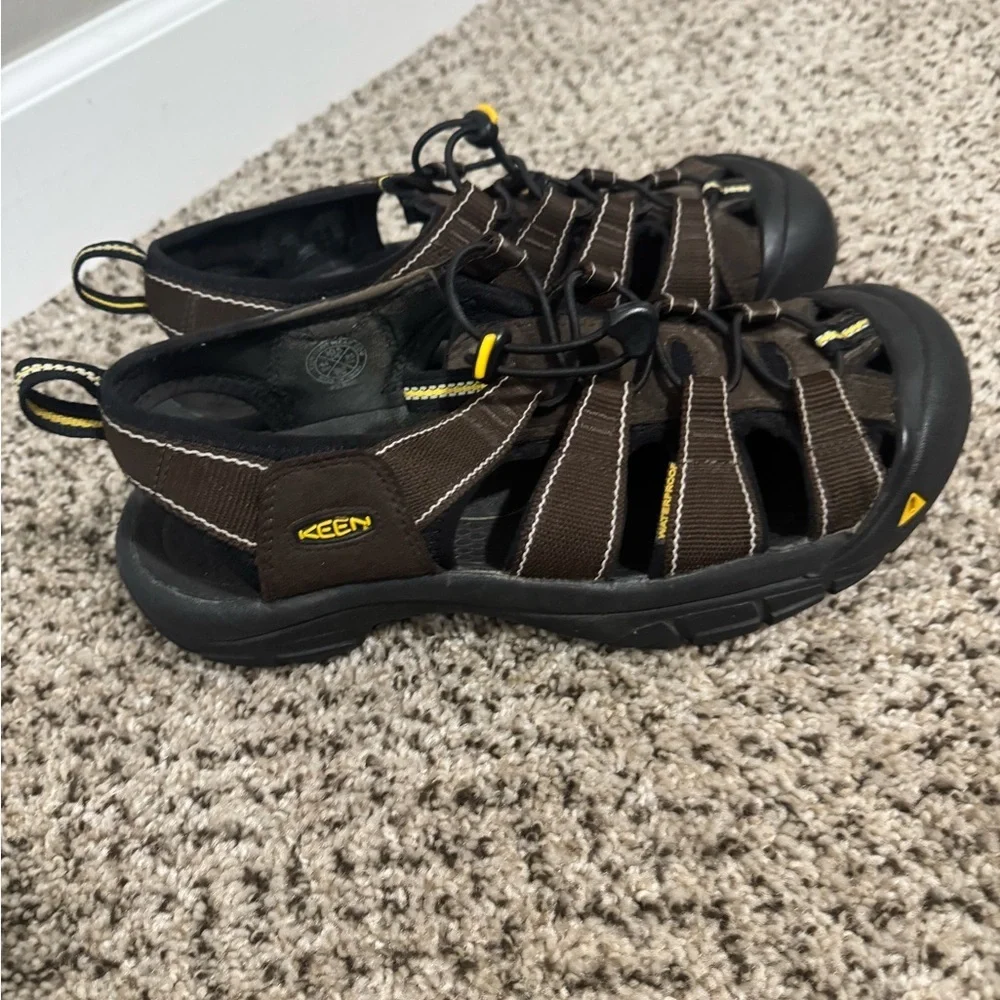 Keen Men's Newport H2 Sandal outdoor heavy duty sandals 10.5